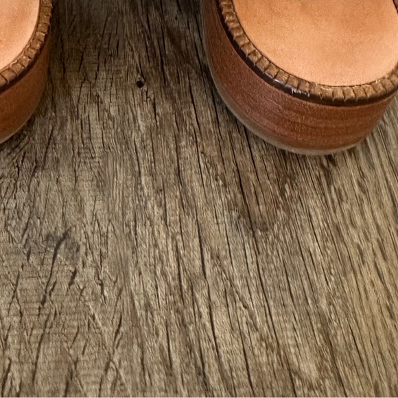 H London brand tan suede sandals - Picture 2 of 6